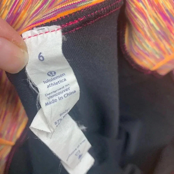 Lululemon Multi color Capri Size 6 EUC - Picture 3 of 4